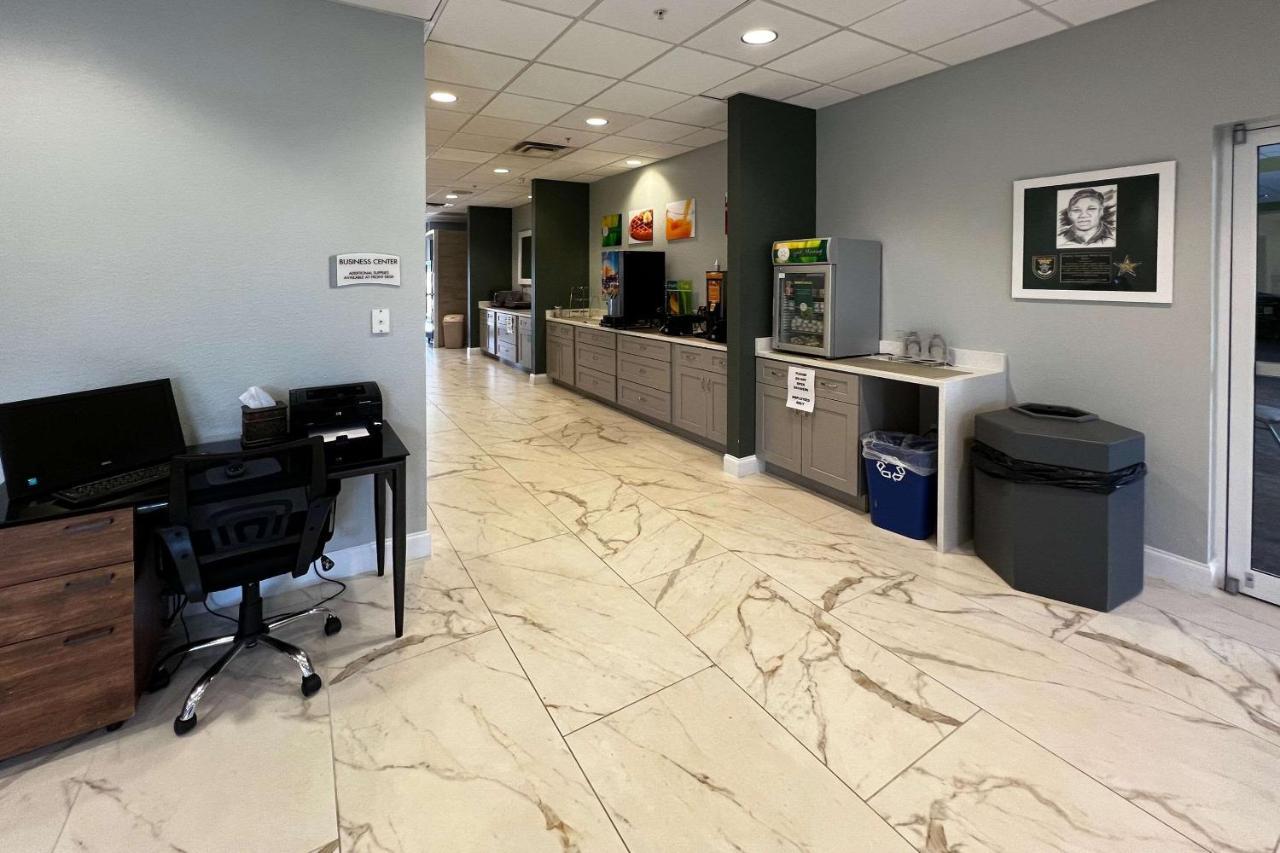 Quality Inn & Suites Lehigh Acres Fort Myers Buitenkant foto
