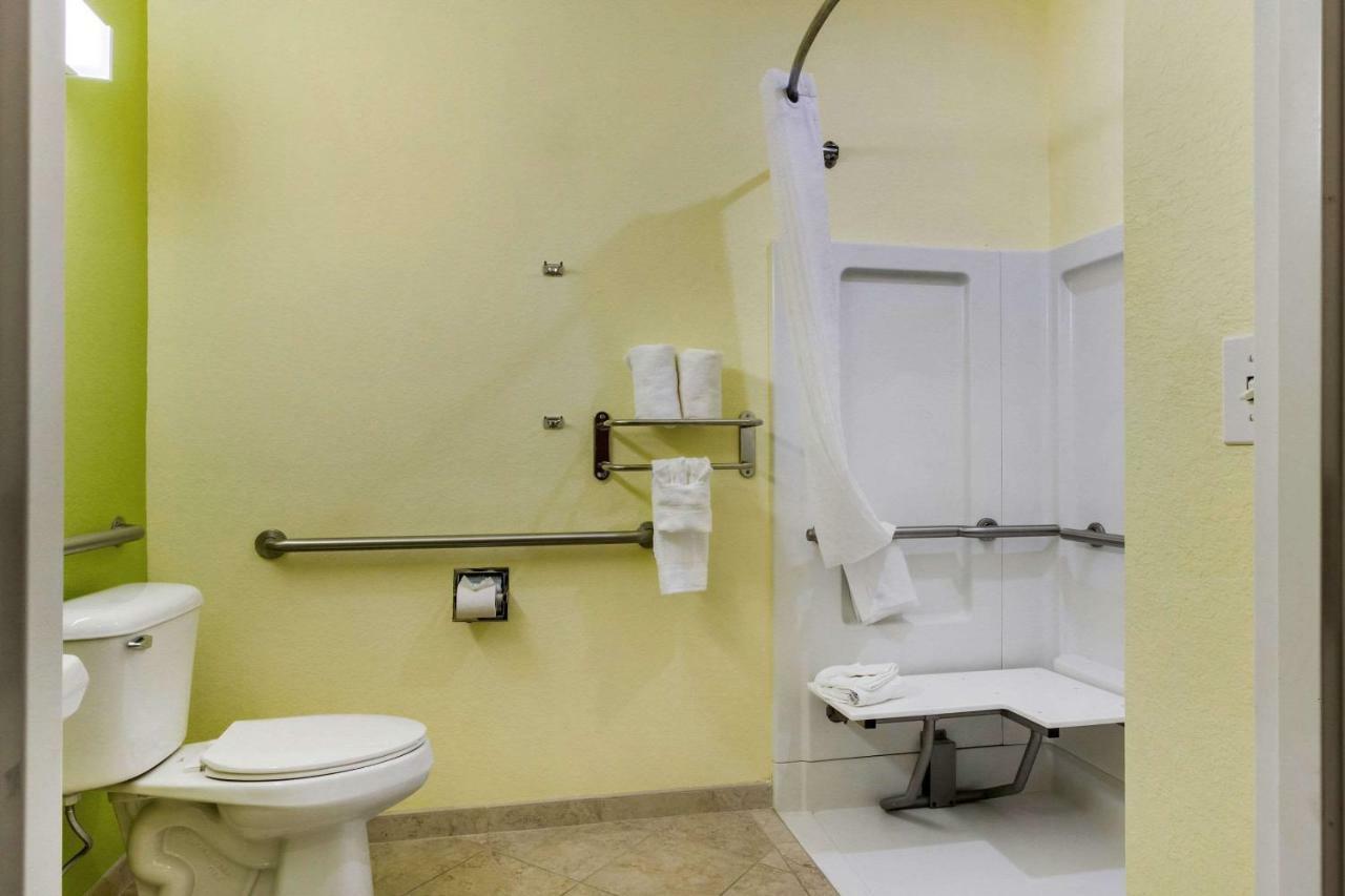 Quality Inn & Suites Lehigh Acres Fort Myers Buitenkant foto
