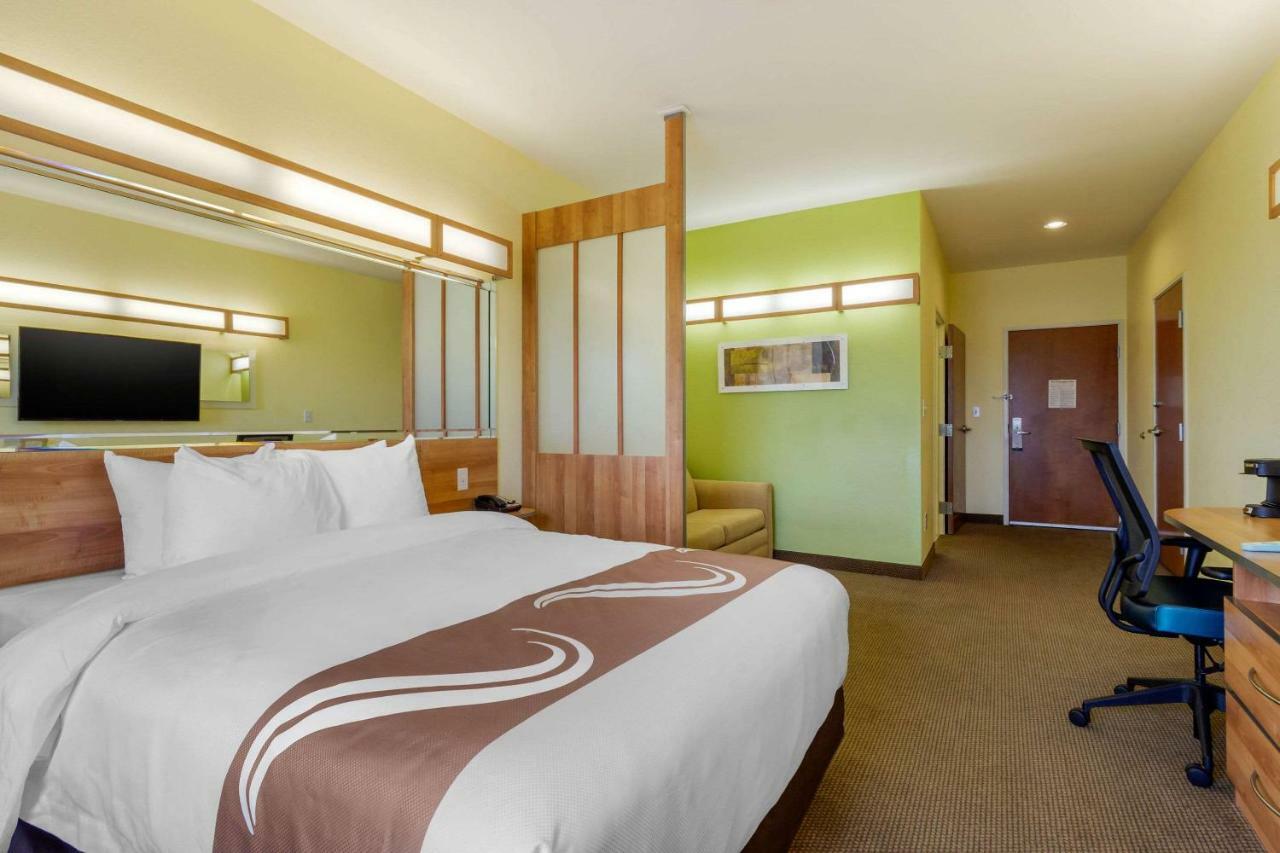 Quality Inn & Suites Lehigh Acres Fort Myers Buitenkant foto