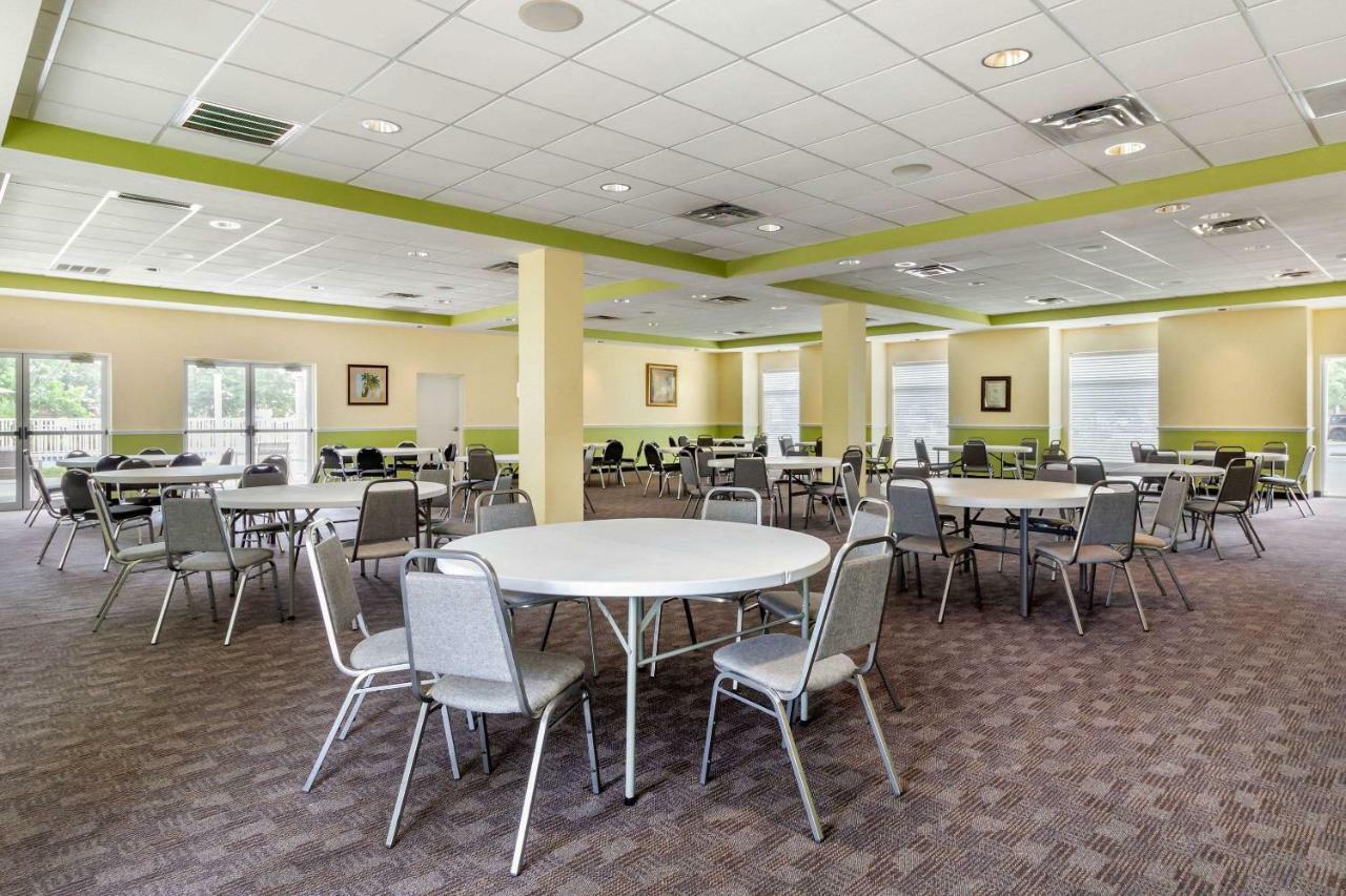 Quality Inn & Suites Lehigh Acres Fort Myers Buitenkant foto