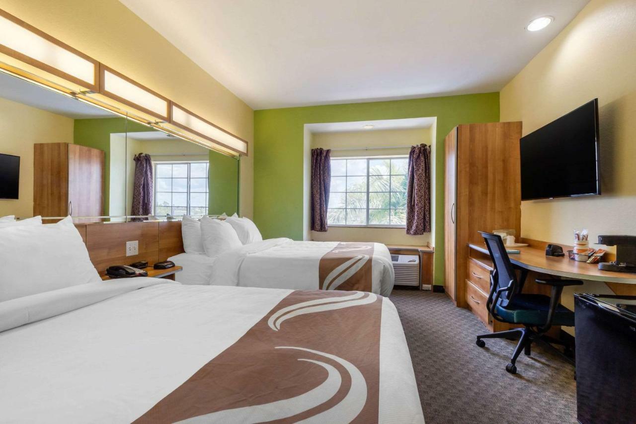 Quality Inn & Suites Lehigh Acres Fort Myers Buitenkant foto