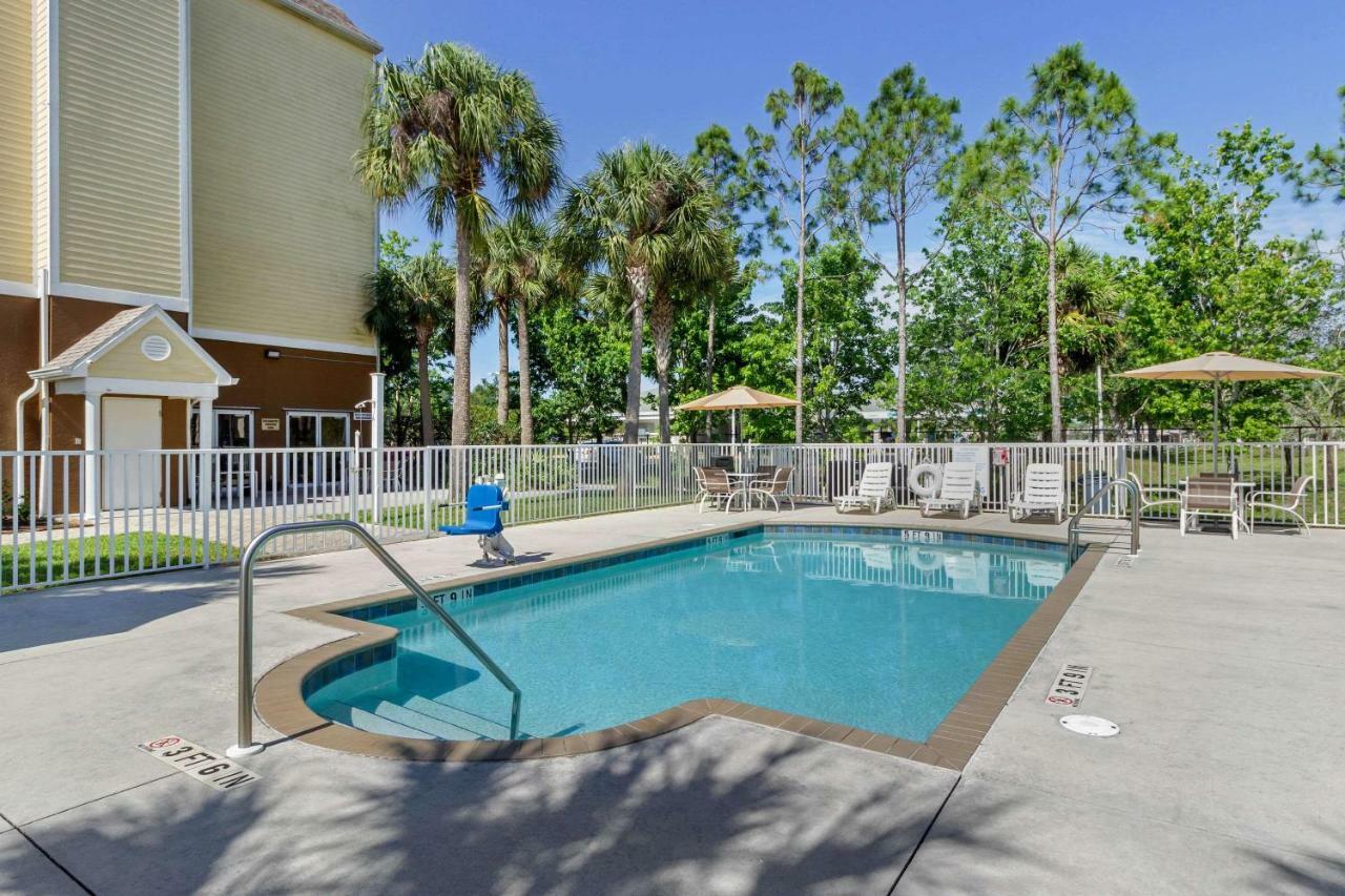 Quality Inn & Suites Lehigh Acres Fort Myers Buitenkant foto