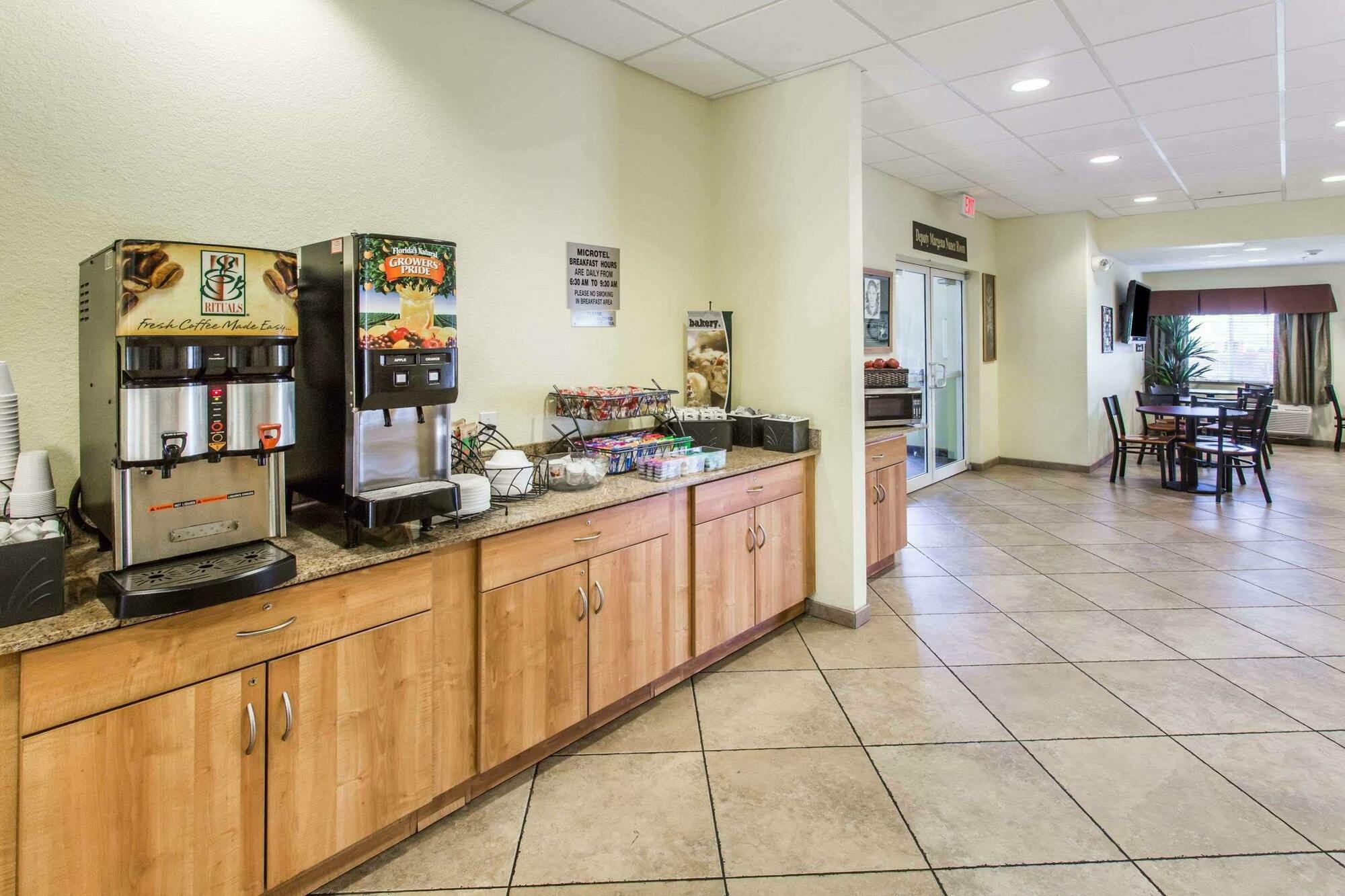 Quality Inn & Suites Lehigh Acres Fort Myers Buitenkant foto